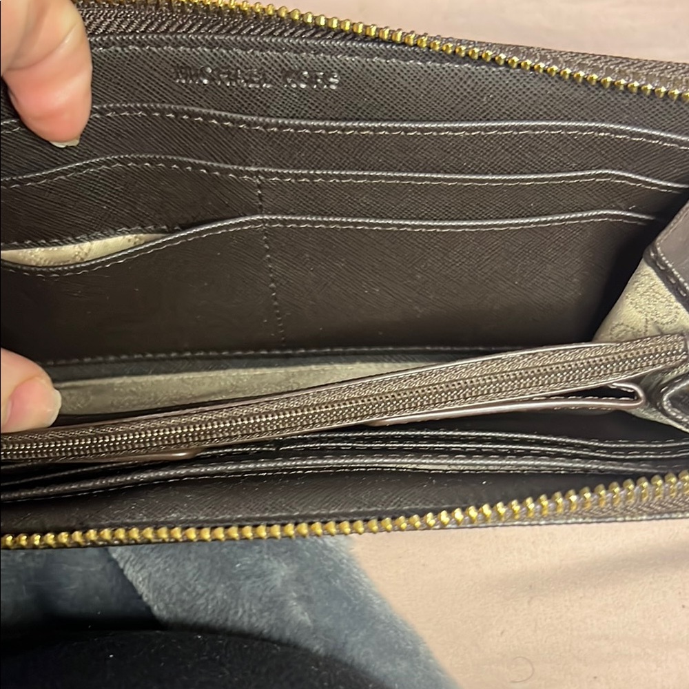 Michael Kors Brown Wristlet Long Wallet- Brown Monogrammed Brand New retail $98 - Picture 10 of 11